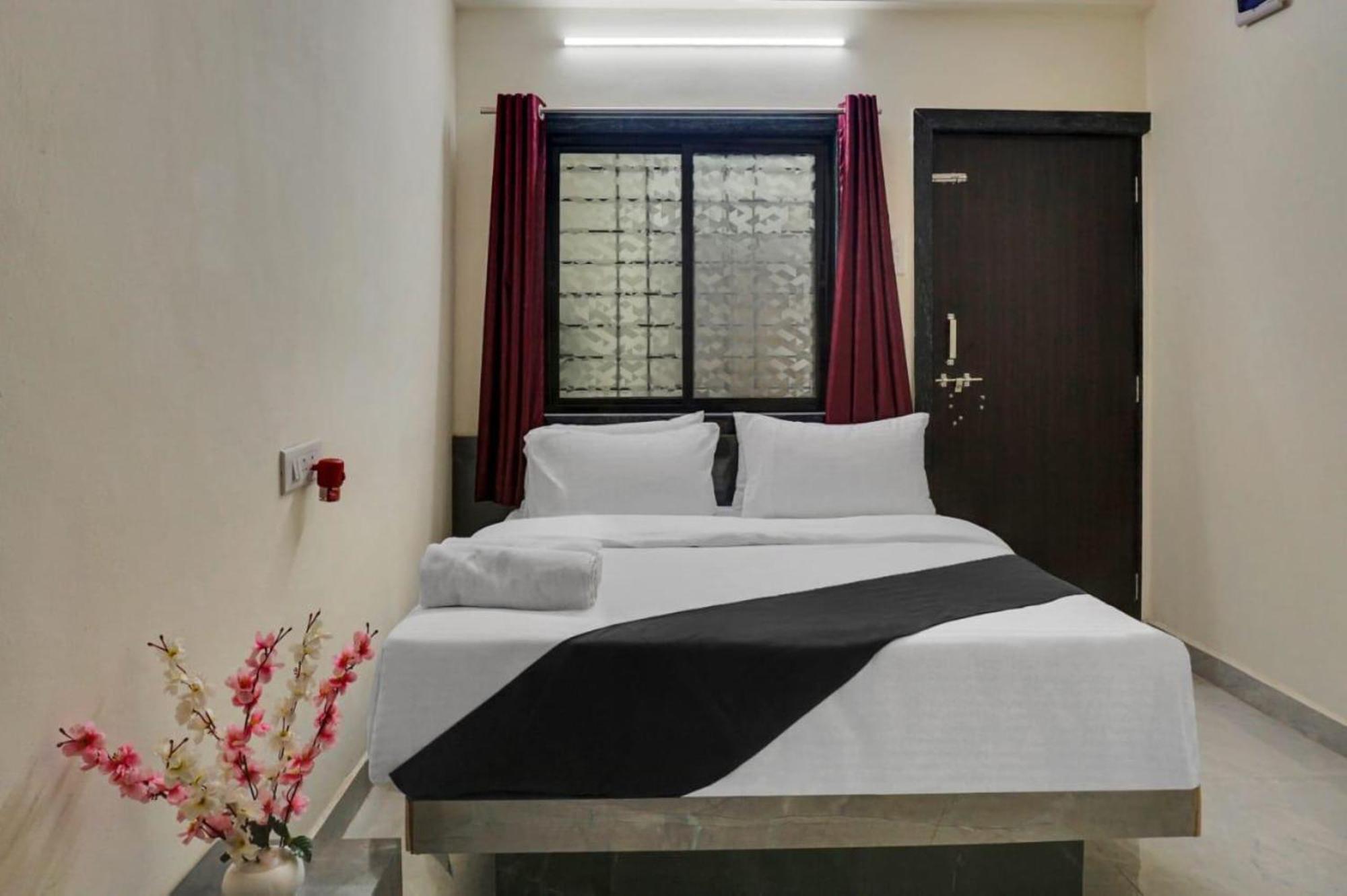 Hotel Paradise-Near Eon It Park Kharadi פונה מראה חיצוני תמונה